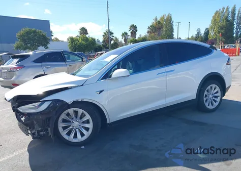 2020 Tesla Model X Long Range Dual Motor All-Wheel Drive/Long Range Plus Dual Motor All-Wheel Drive z USA, uszkodzony, nr VIN 5YJXCBE21LF249974